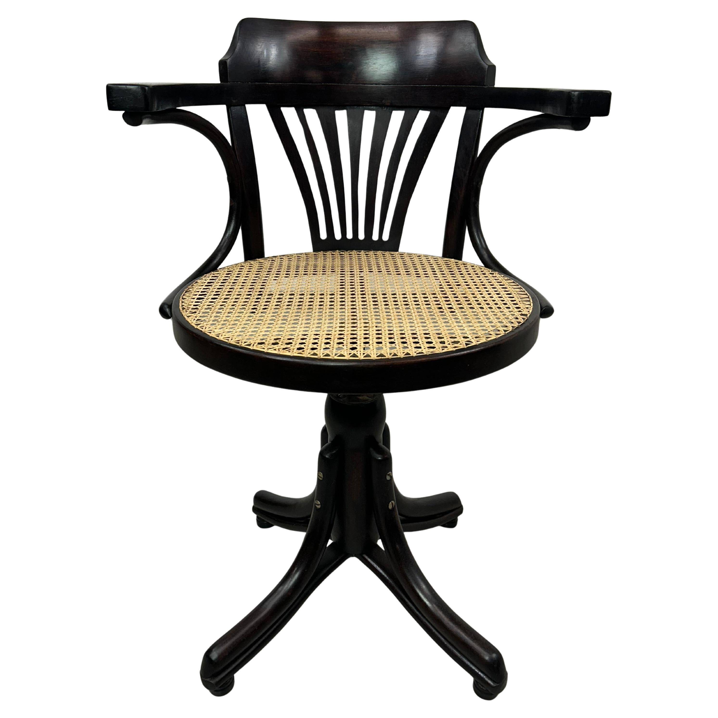 Swivel office chair in Jugendstil by Thonet