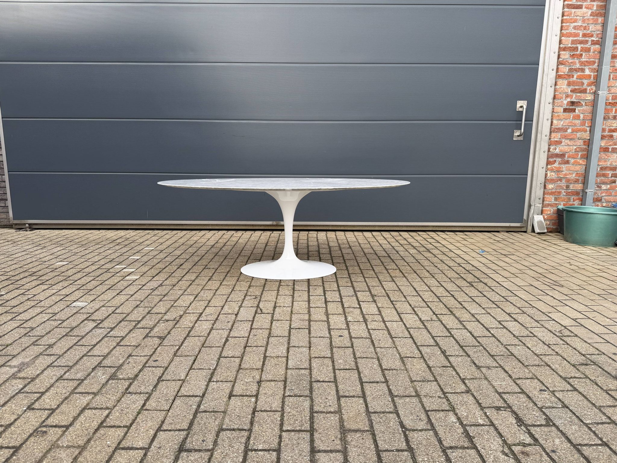 Original Knoll Tulip oval dining table (198cm) Carrara marble