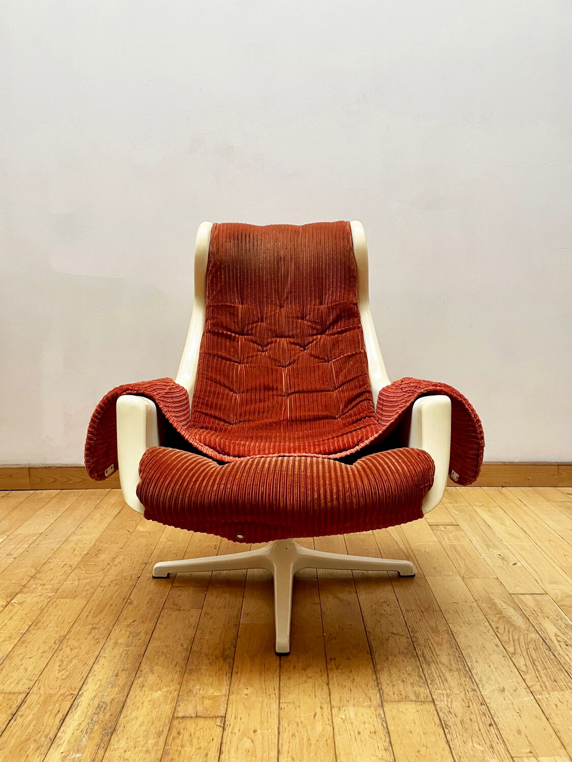 Armchair vintage/space age 70s