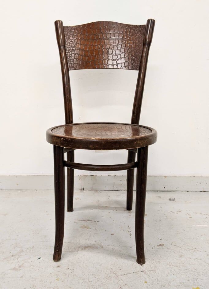 Set of 8 Thonet chairs