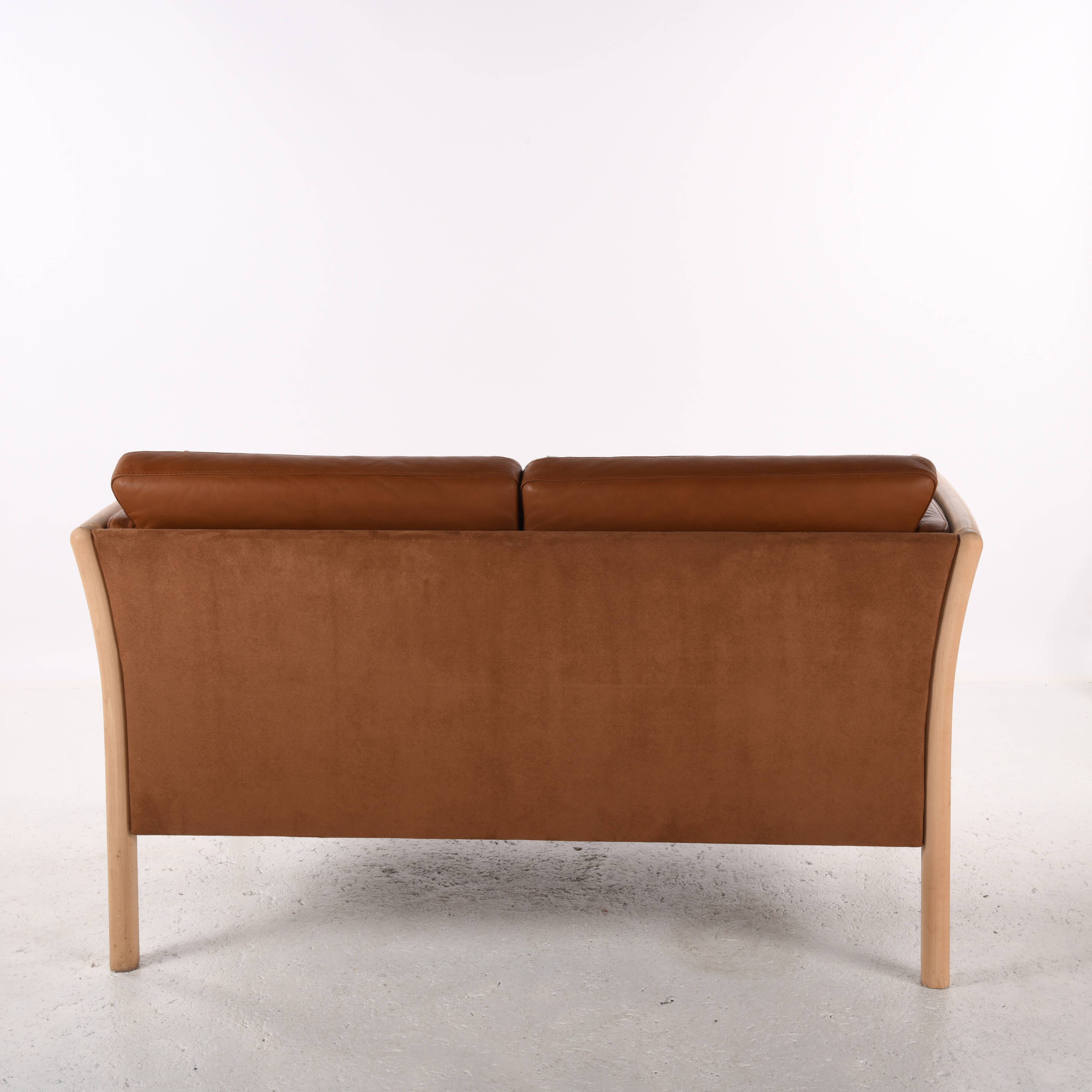 Scandinavian 2-seater leather sofa
