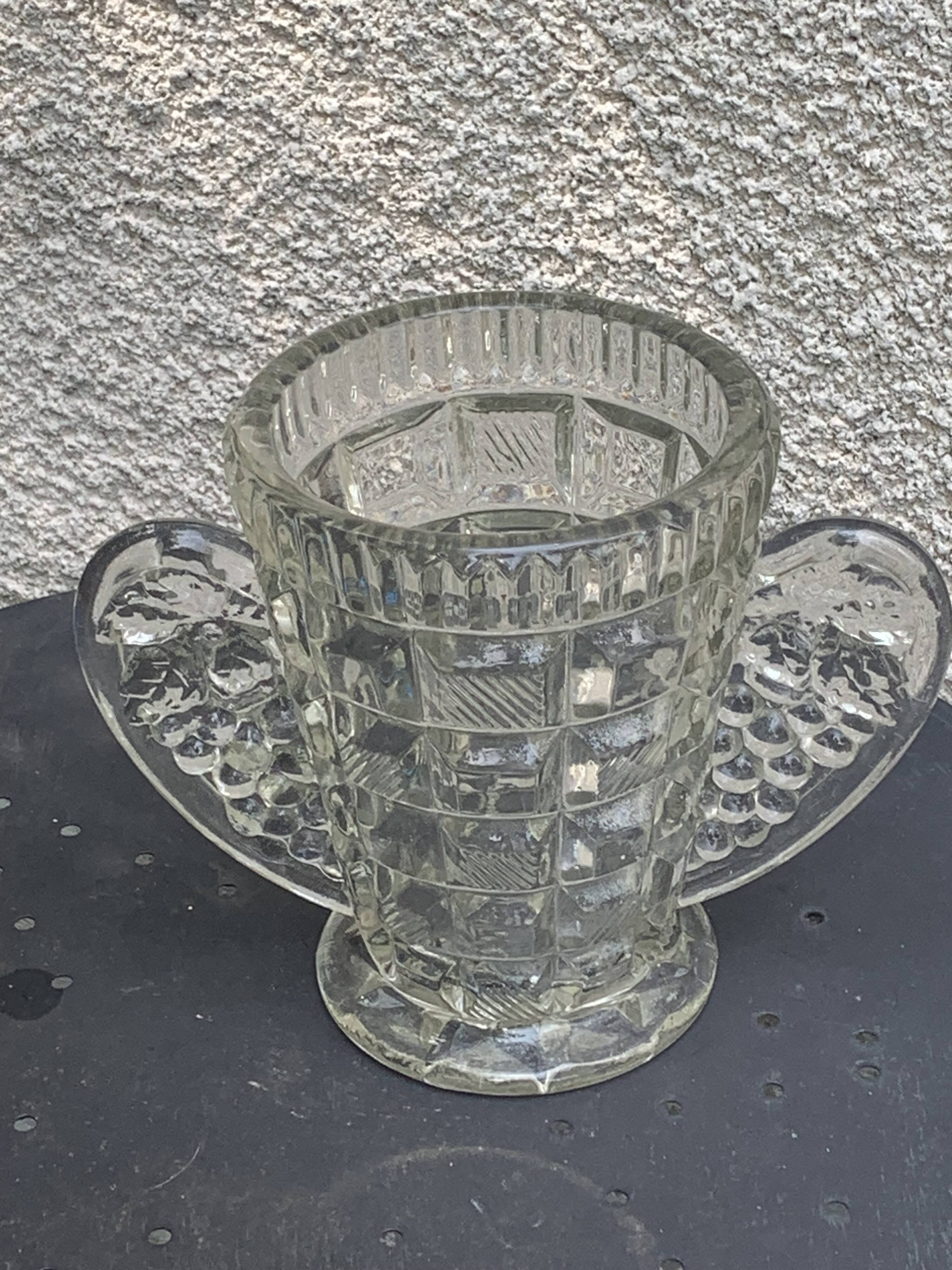 Angel wings vase, in transparent glass with art deco relief pattern