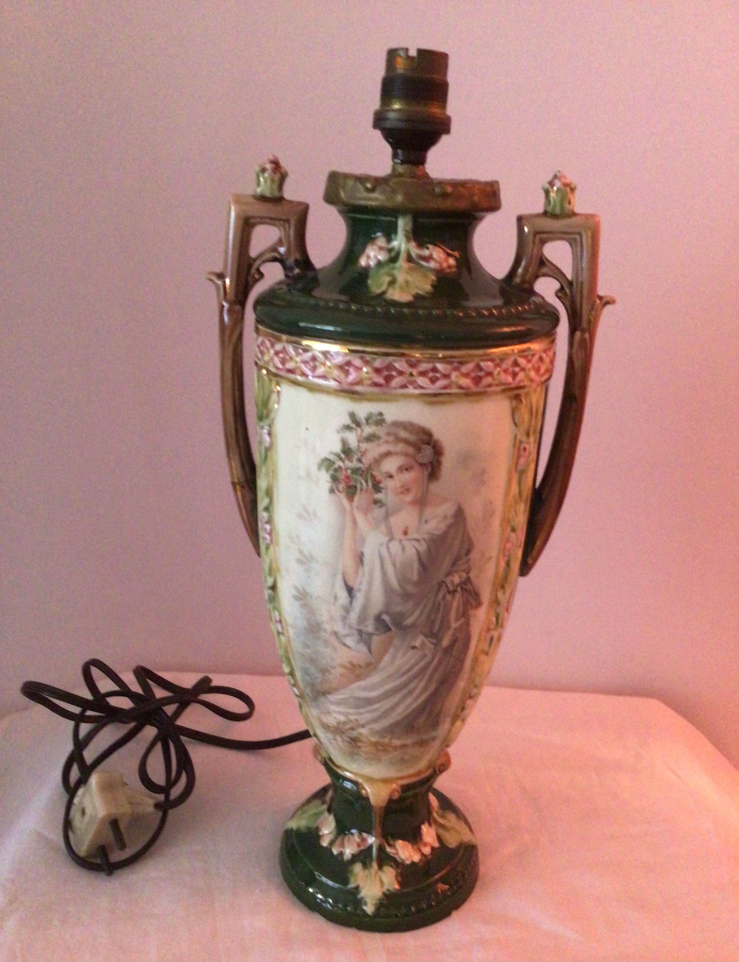 Pair of old women's decoration lamps