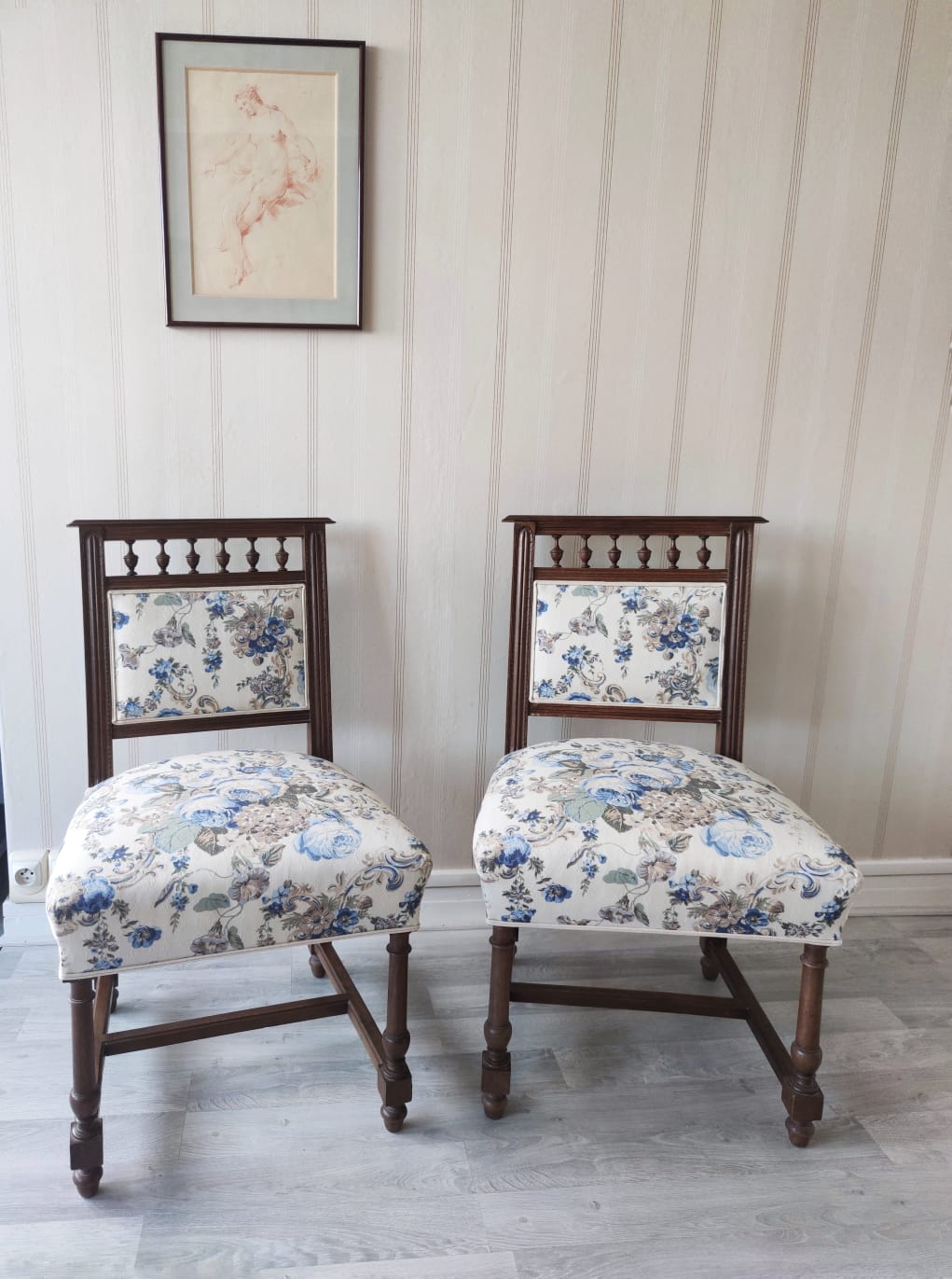 Pair of neo-Gothic English style chairs floral print