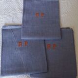 Torchon ancien métis brodé monogramme R P bleu liteaux oranges