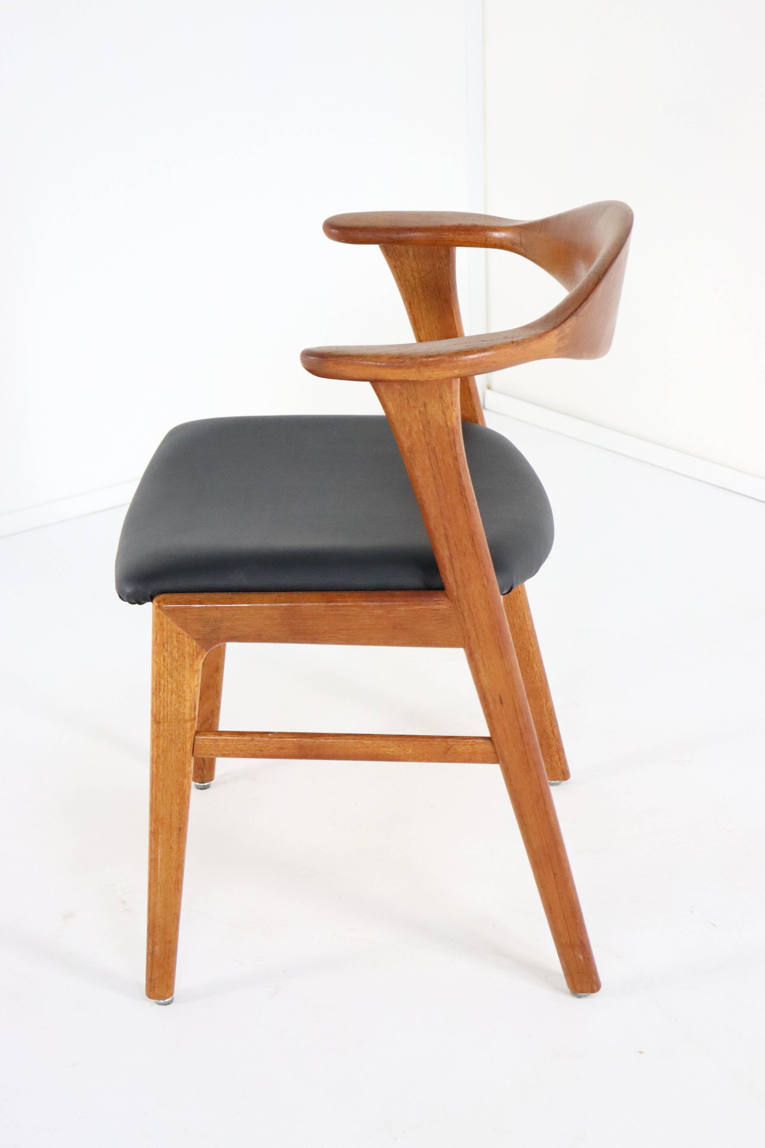 Set of 4 Erik Kirkegaard Hong stolefabrik chairs vintage model 49