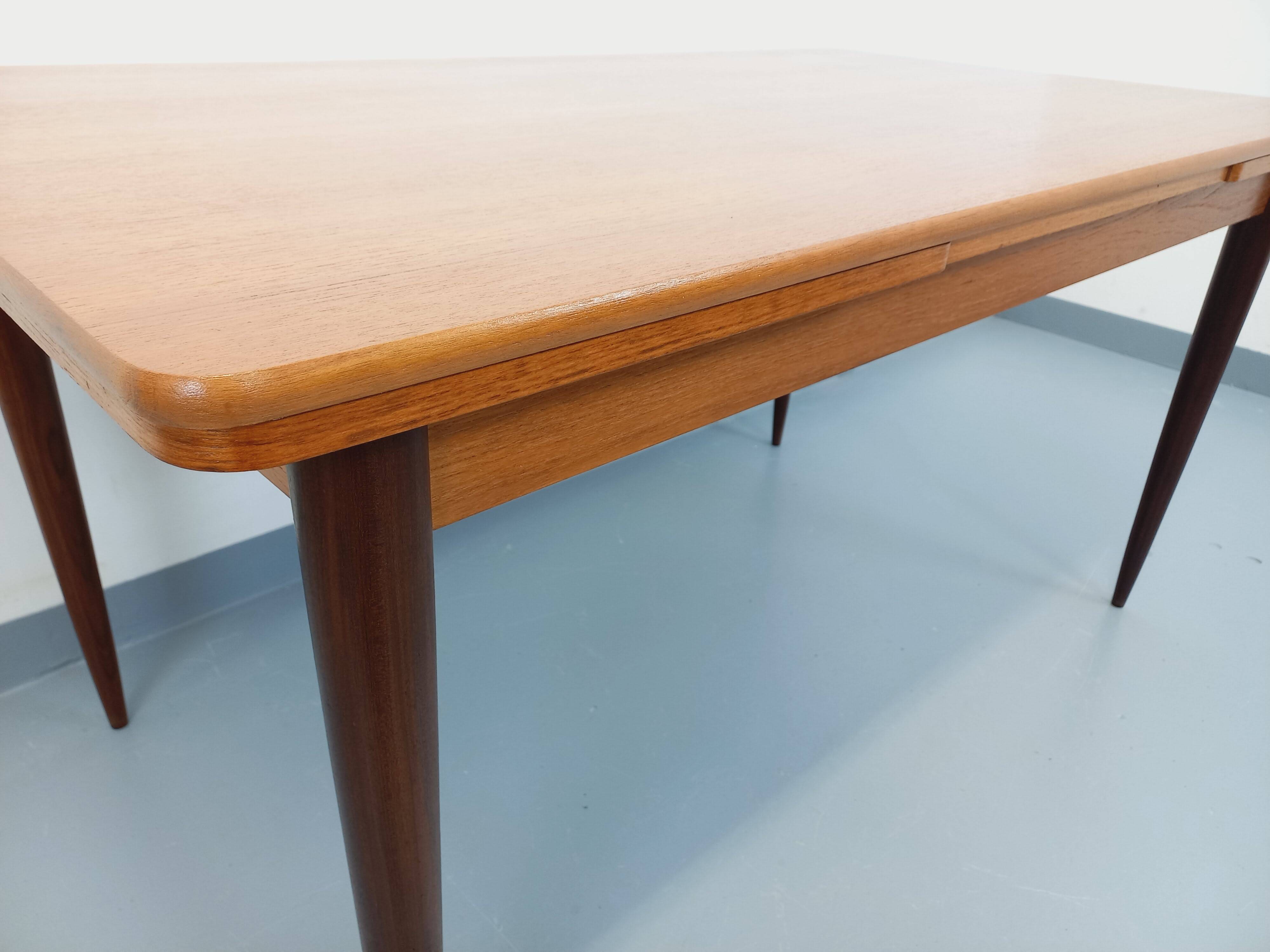 Table à manger rectangulaire style scandinave vintage des années 50 60 teck