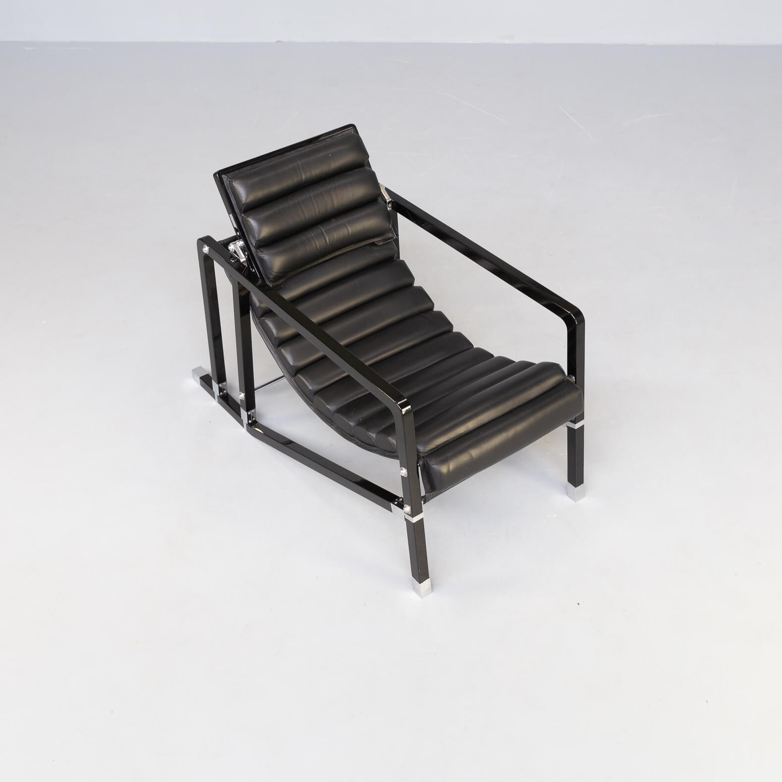 Eileen Gray re-edition lounge fauteuil ‘1927 Transat’ by Ecart International