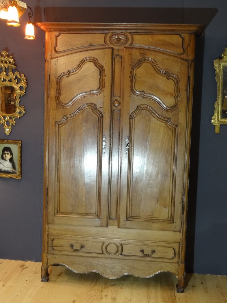 Louis XV period oak cabinet 1.57 x 2.53 m