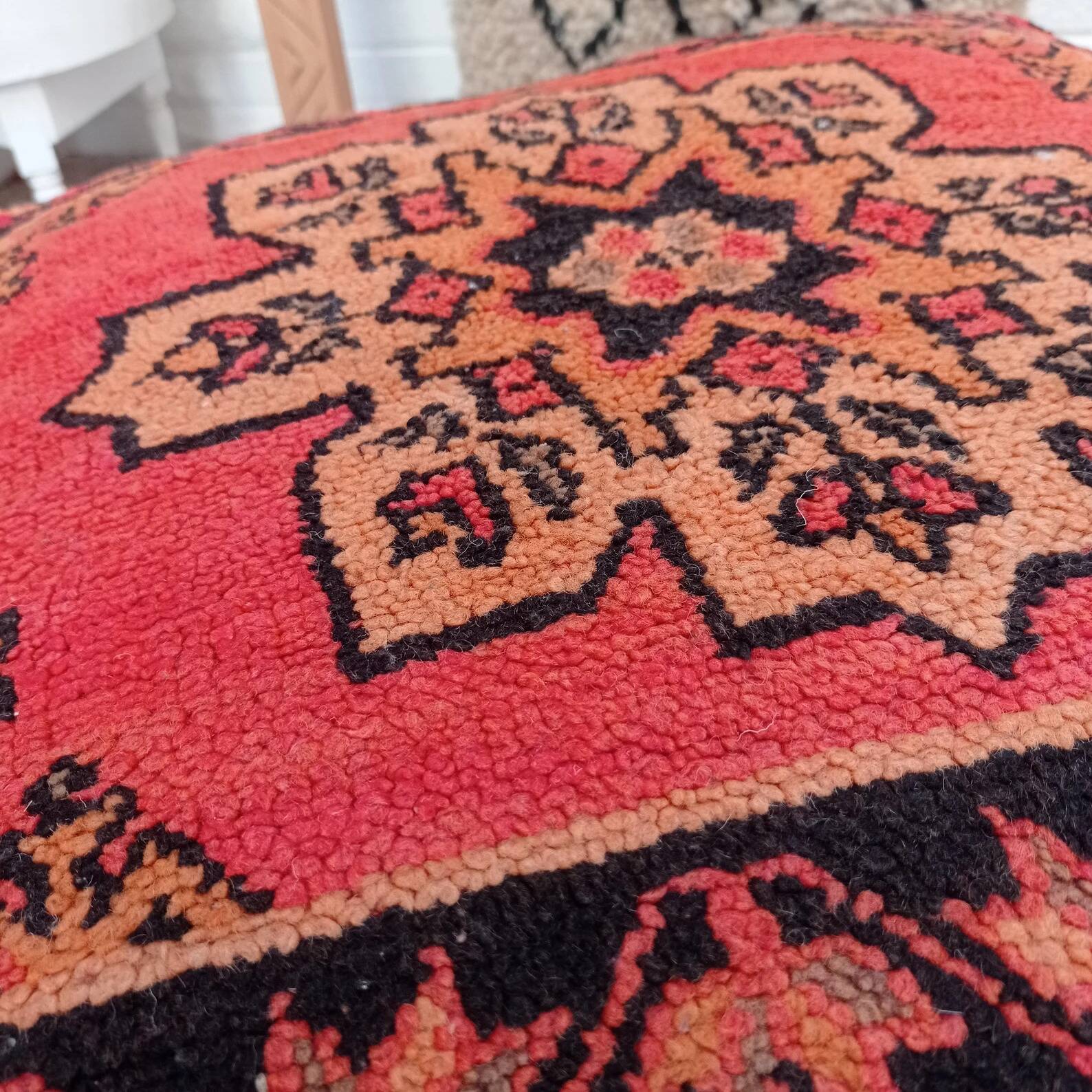 Handmade Berber pouf in wool 60 X 60 X 20 CM