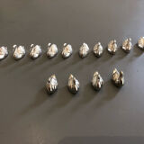 Set of 16 place-marked swans with names