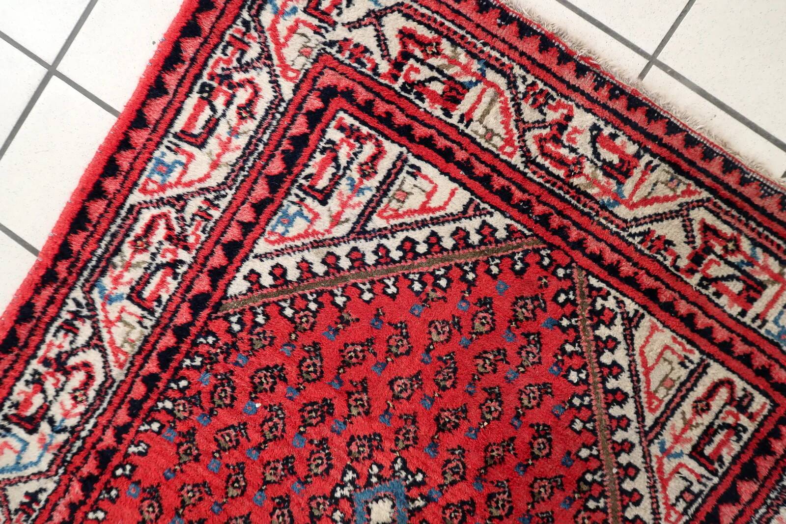 Vintage 1960s Indian Seraband rug 103cm x 156cm - 1C1251
