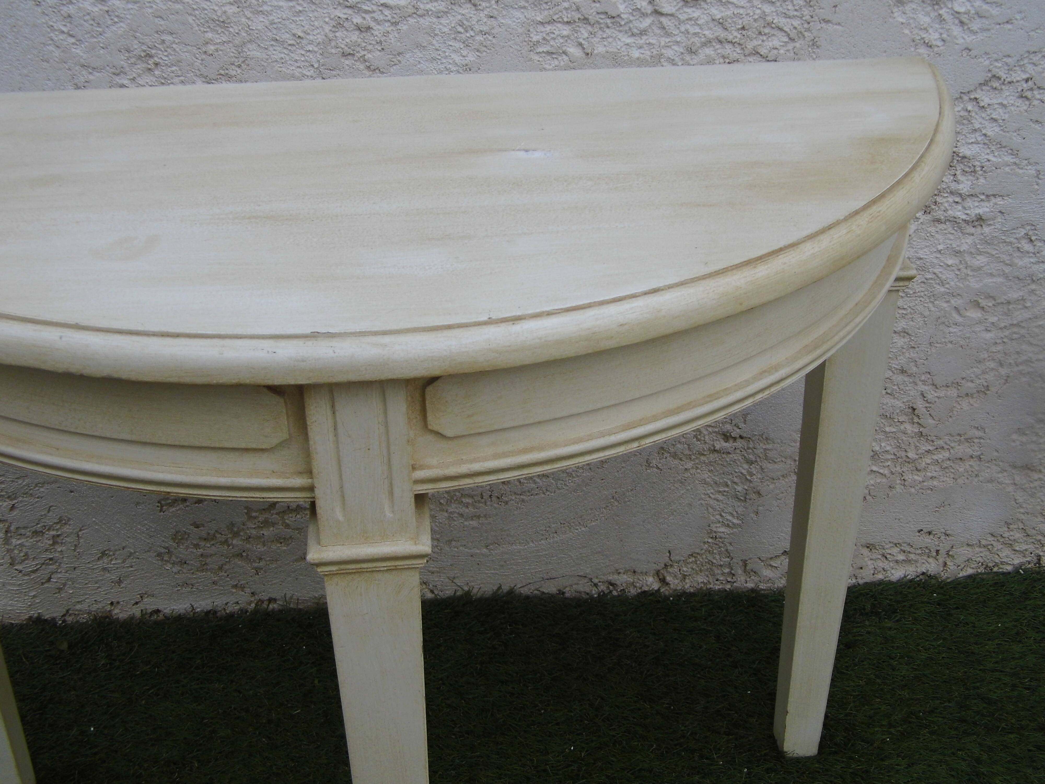 HALF-MOON CONSOLE TRIPOD SOLID PAINTED WOOD TRIPOD EXCELLENT CONDITION