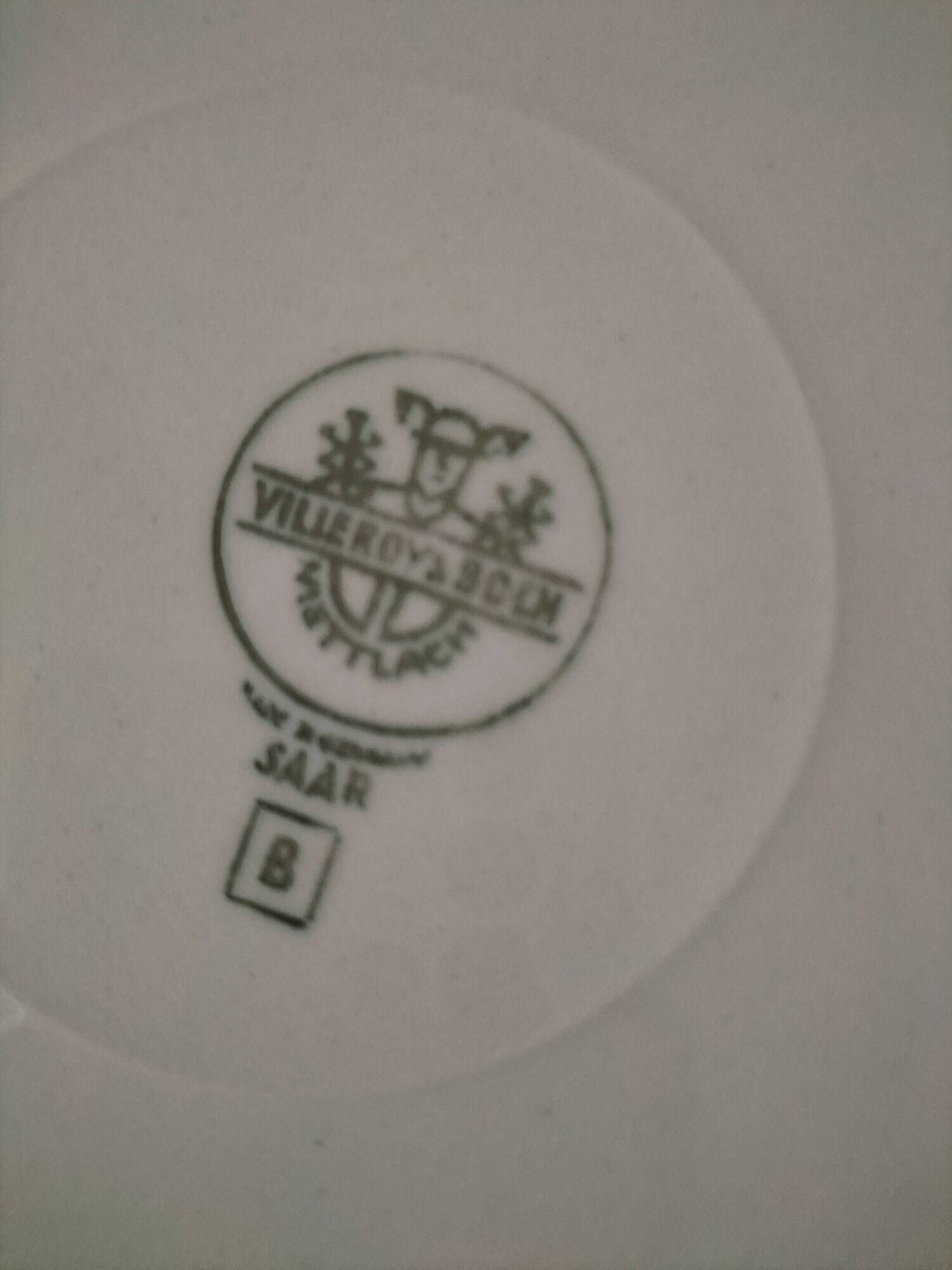 Set of 8 Villeroy & Boch Saar pattern plates, powder pink, 1950s