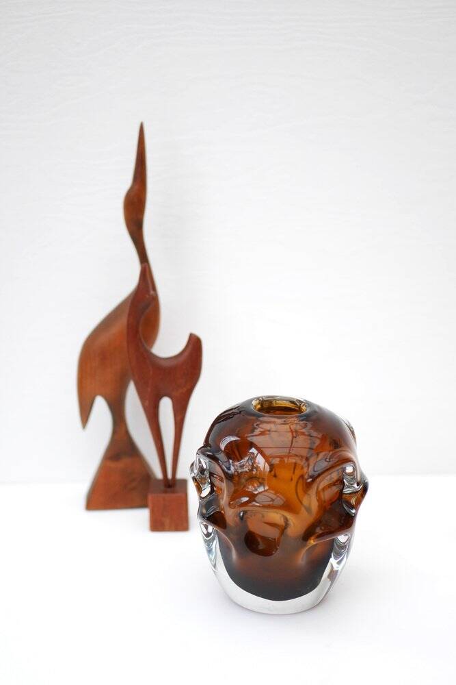 Mid-century modern biomorphic-shaped handmade crystal vase in amber and brown attributed to Börne Augustsson for Åseda, Sweden