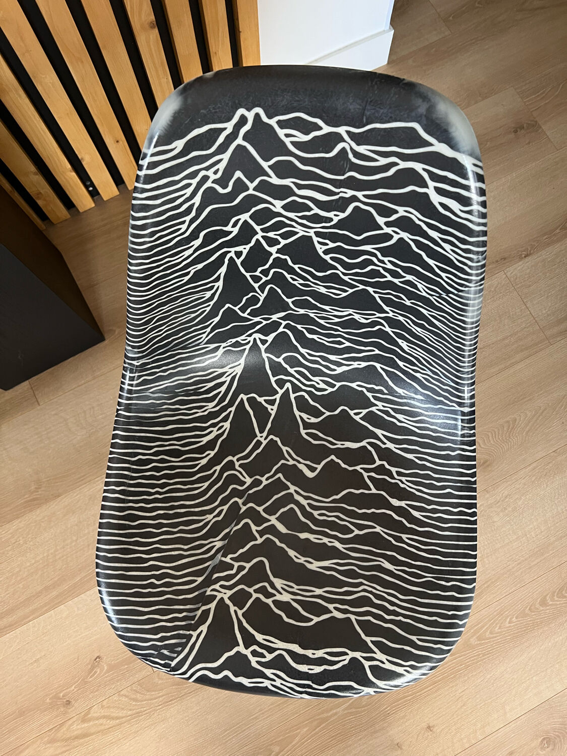 Chaise par Modernica x Joy Division Pleasures | Selency