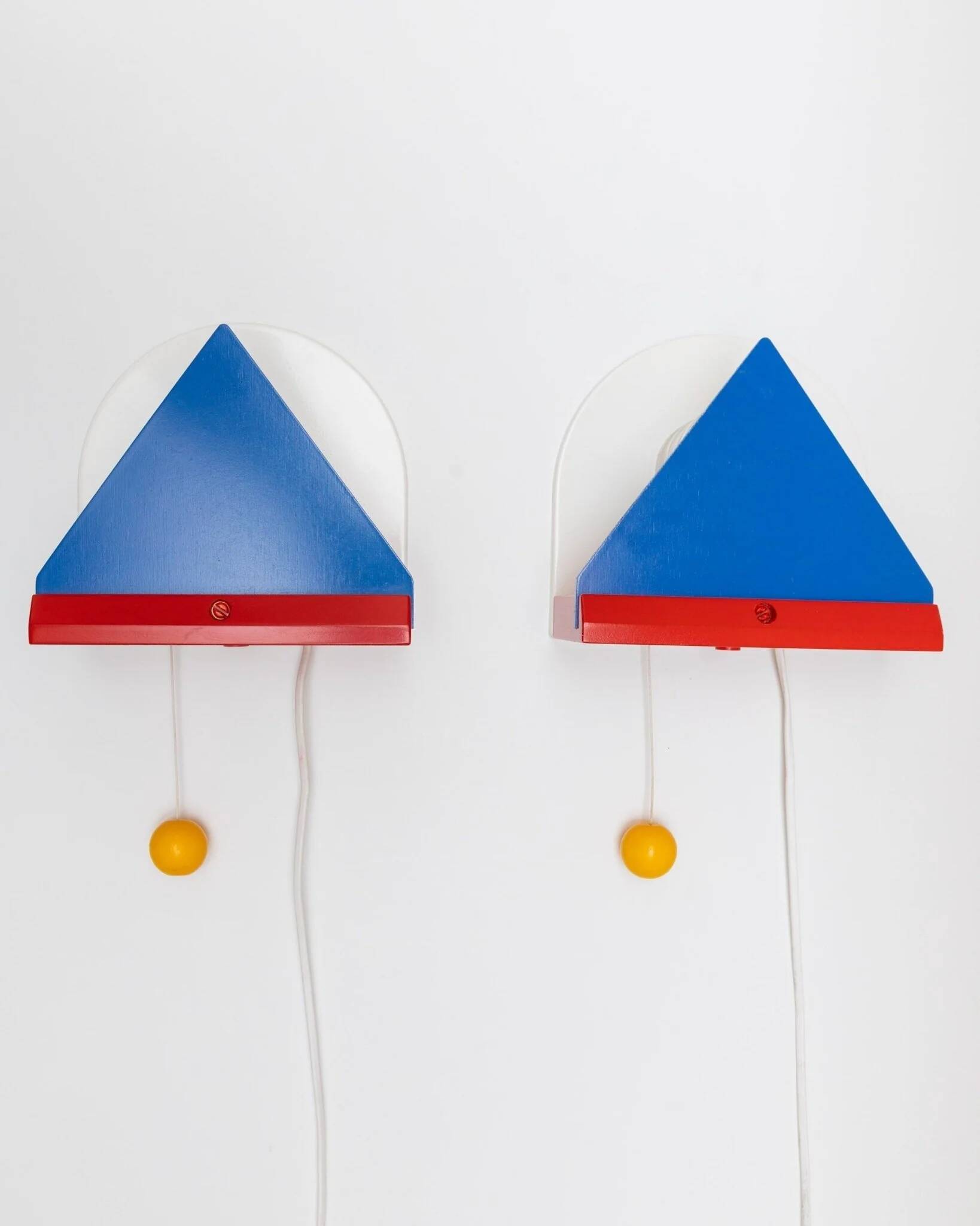 Set de lampes murales Stoja multicolores de style Memphis en métal peint par IKEA x Sottsass, années 1980.