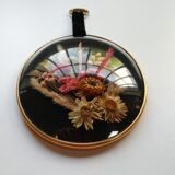 Medallion frame dried flowers