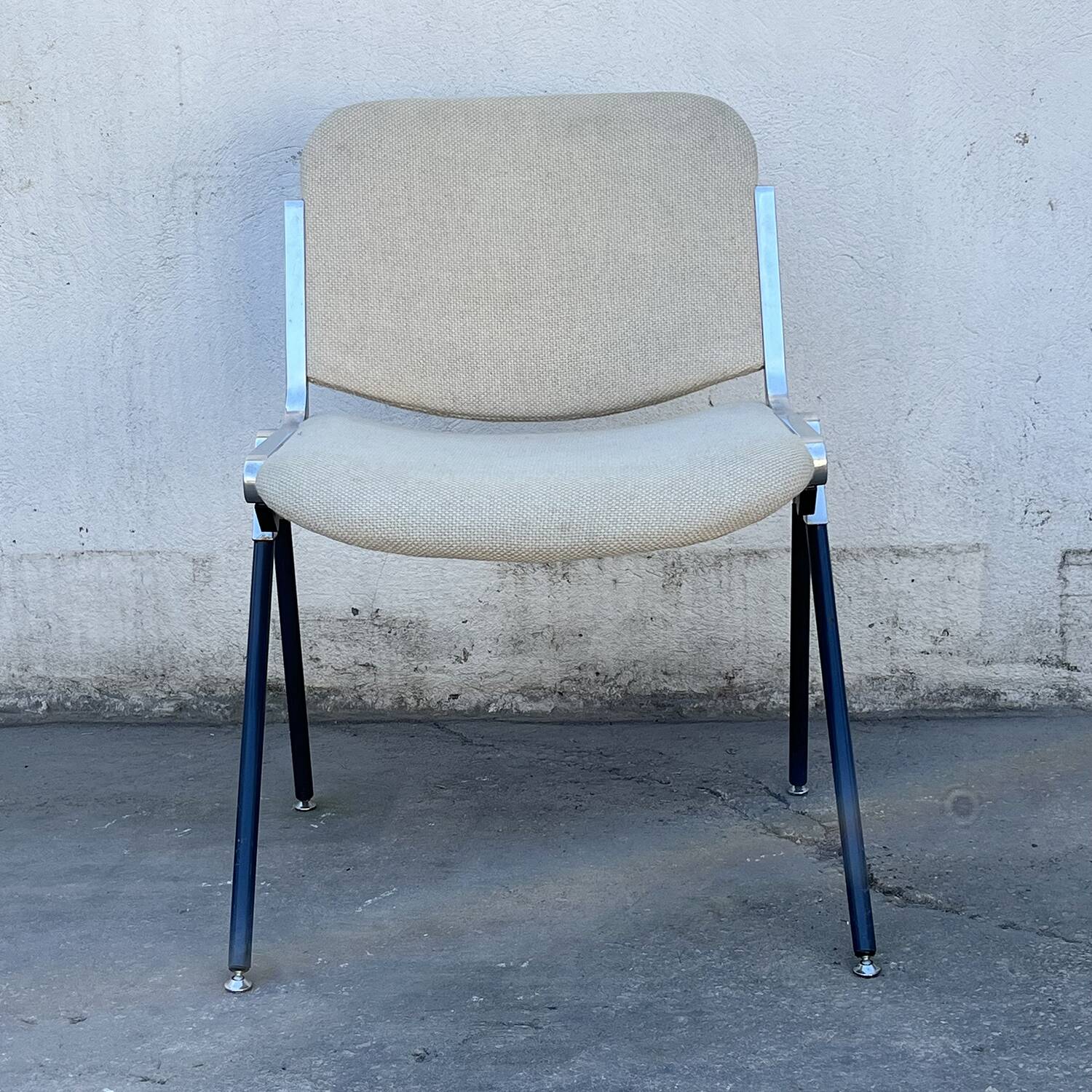 Série de 4 chaises modèle DSC 106 de Giancarlo Piretti pour Castelli