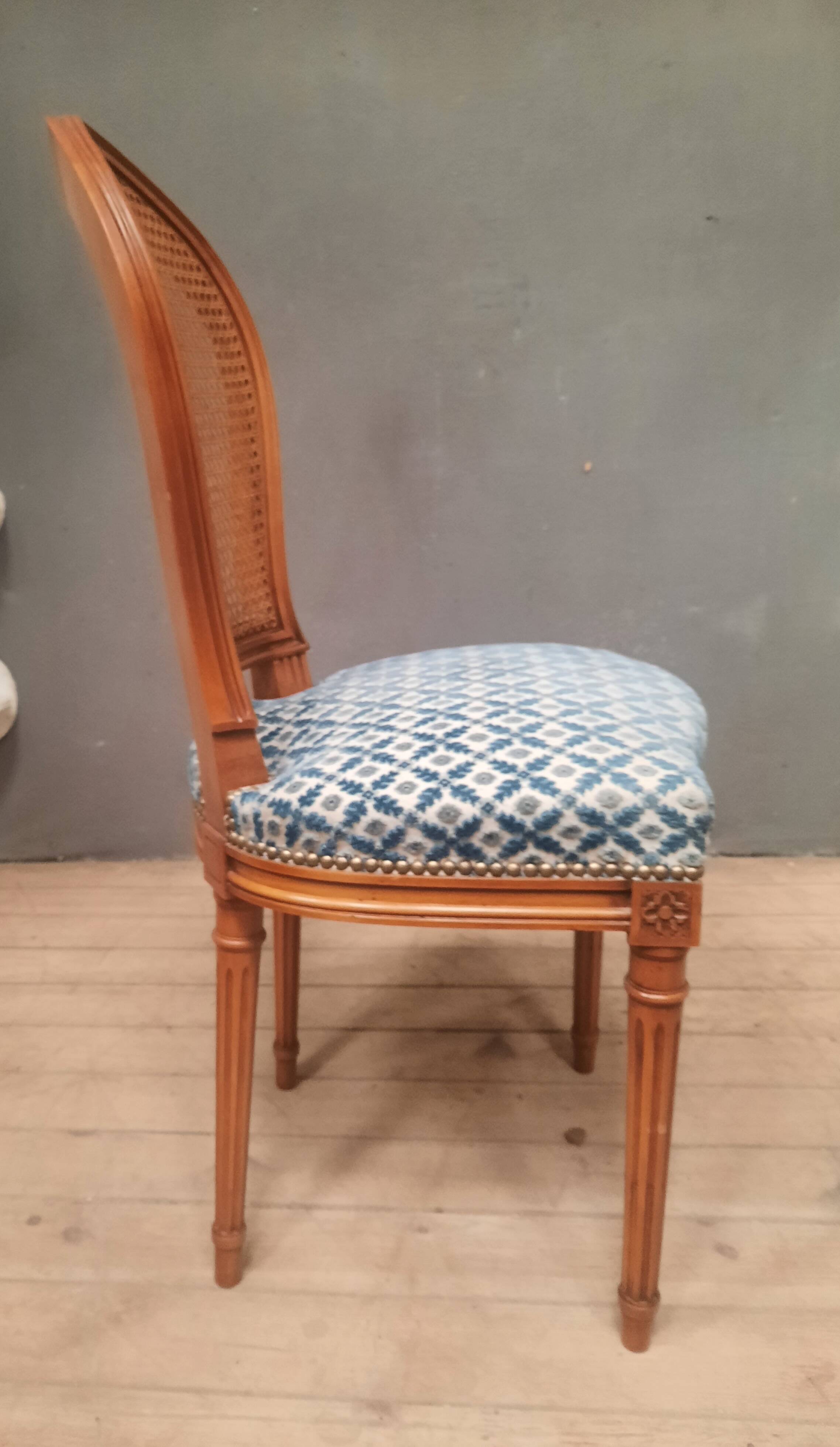 Set of 8 Louis XV style chairs