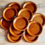 Flat glazed stoneware plates