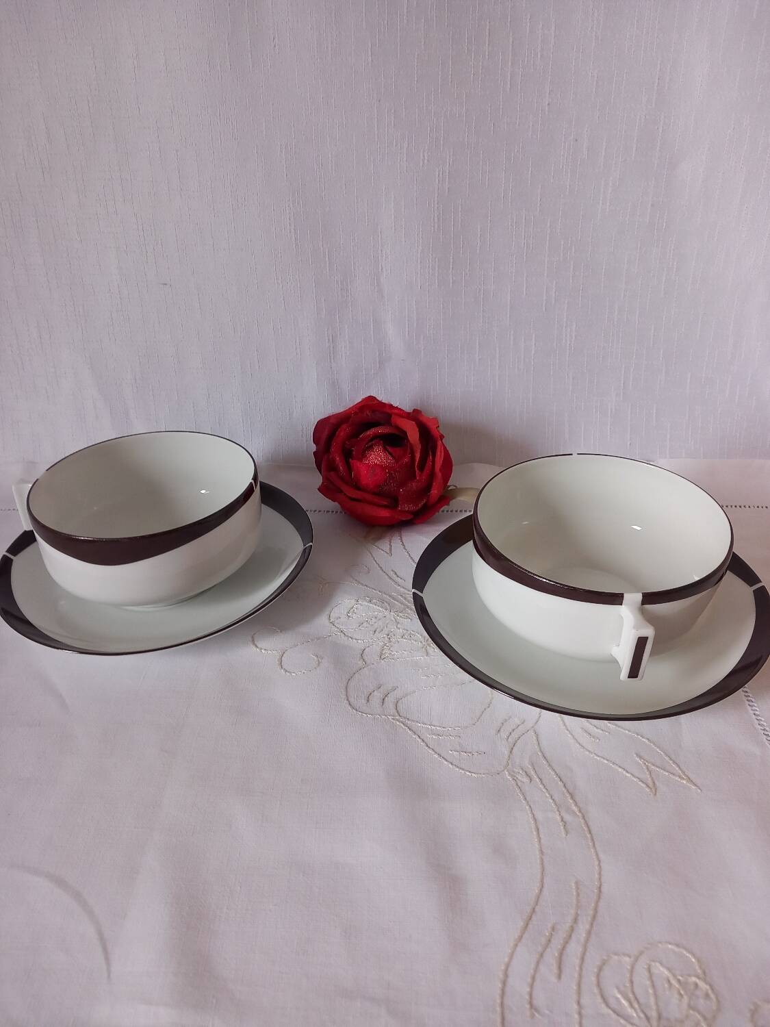 Lunch duo cups and saucers in Limoges porcelain by Lafarge.