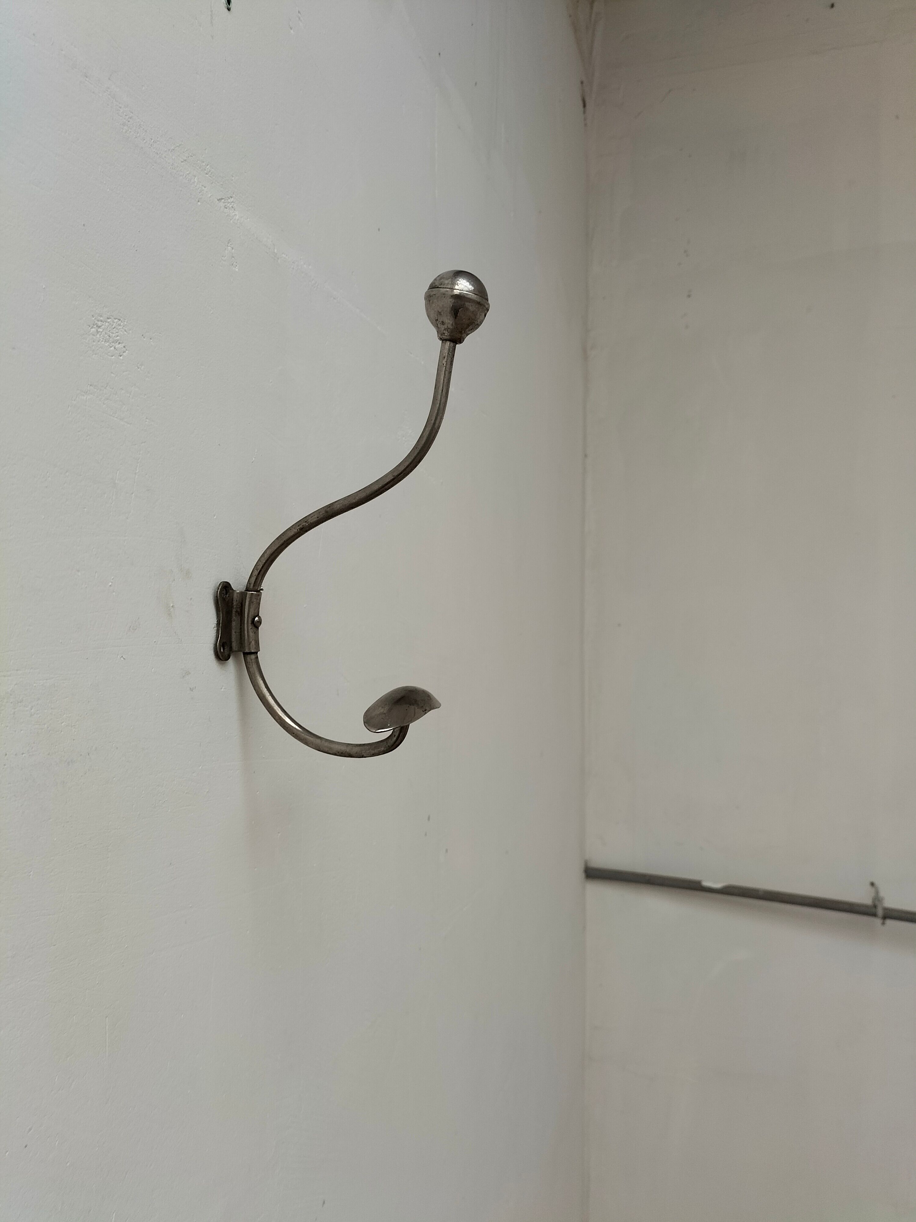 Series of 6 hooks
