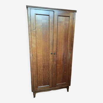 Armoire parisienne