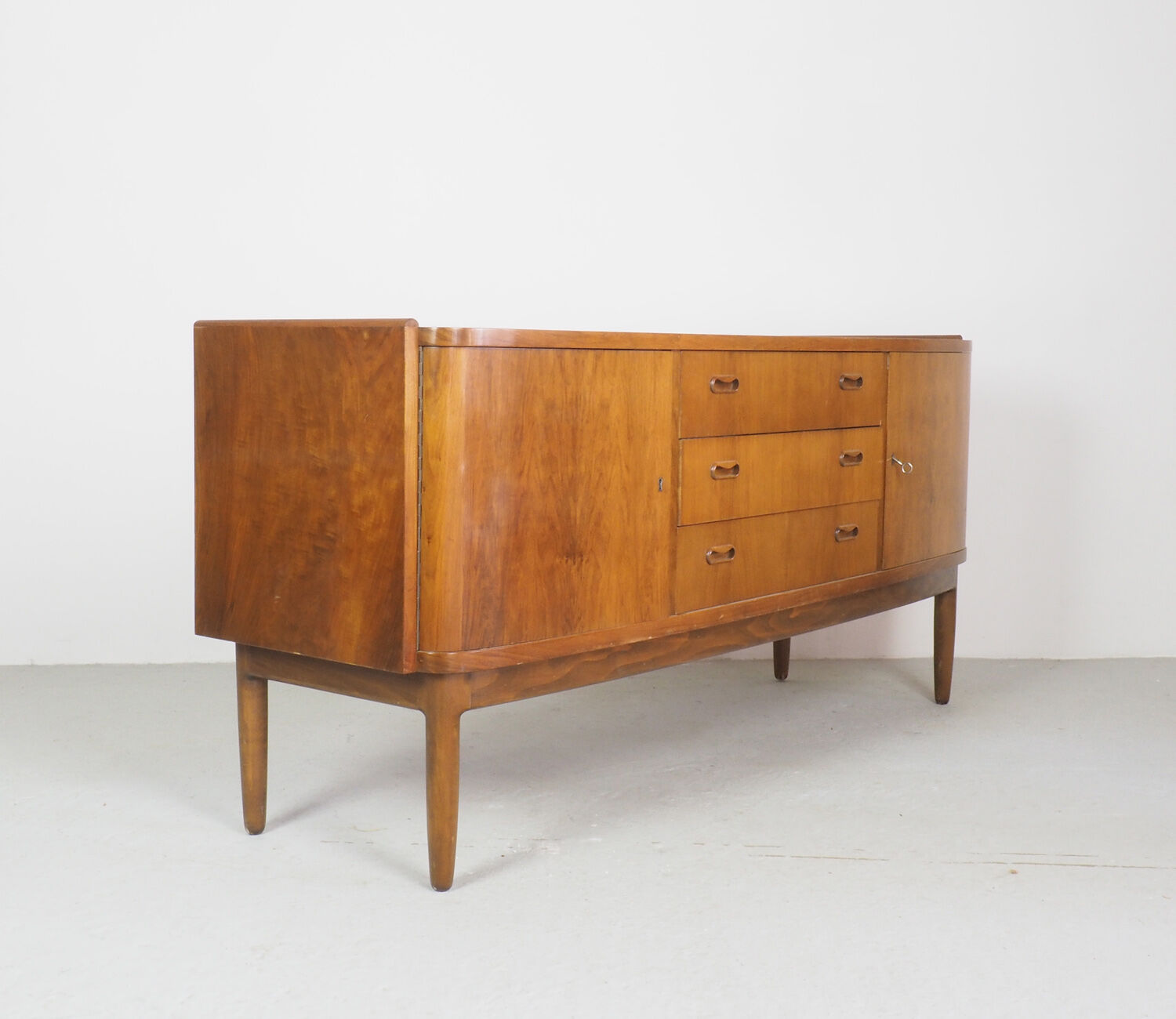 Vintage Danish design sideboard in walnut veneer,1960's