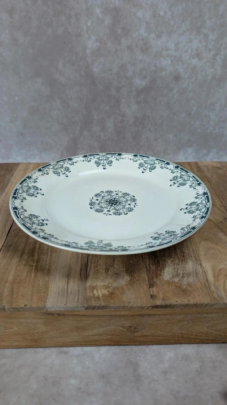 Plate on foot Sarreguemines – model Mignon