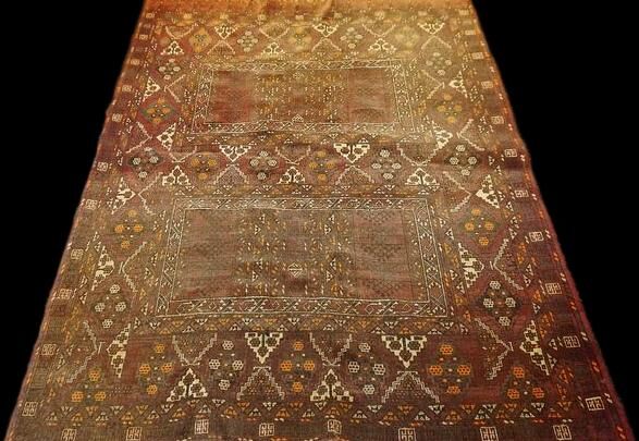 Yomoud Turkems carpet, 162x213cm