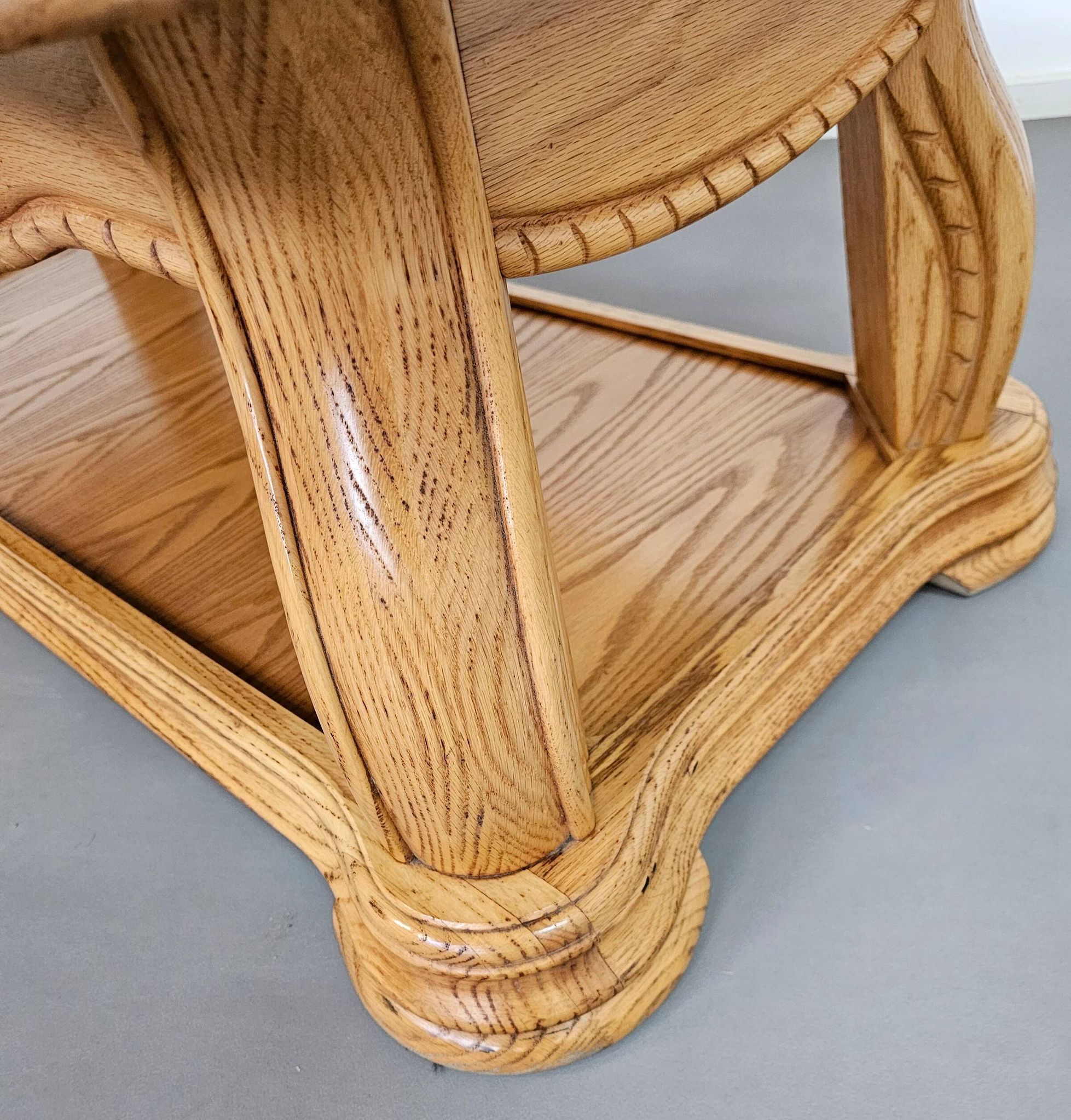 Table basse française en chêne massif des années 1970