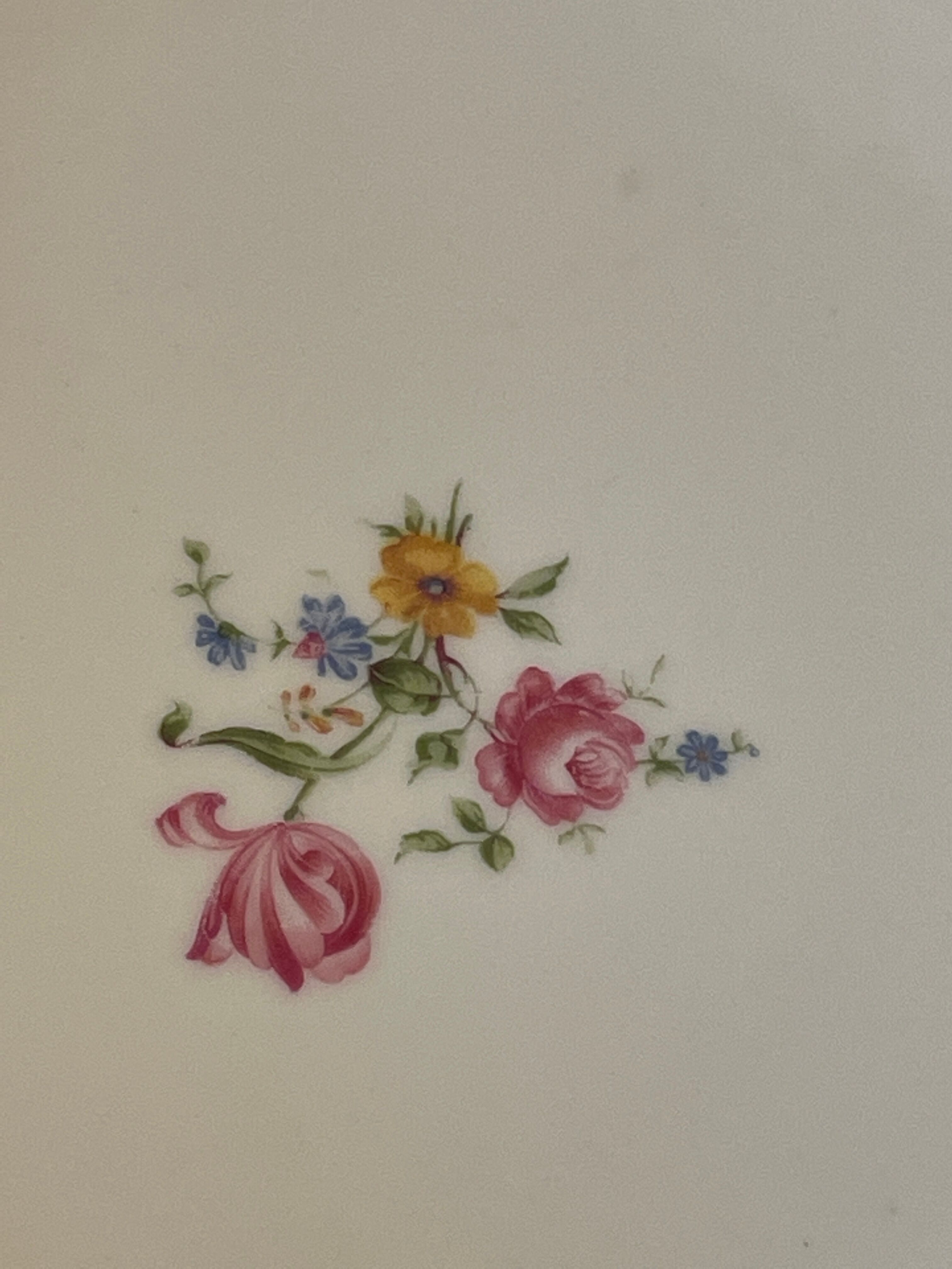 Porcelain dish