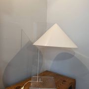 Lampe à poser design minimaliste Harco Loor en plexiglass et perspex