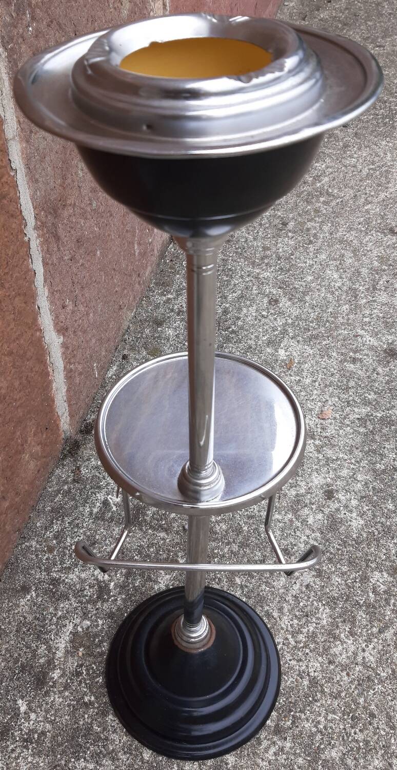 Standing magazine ashtray, 1960s/70s.