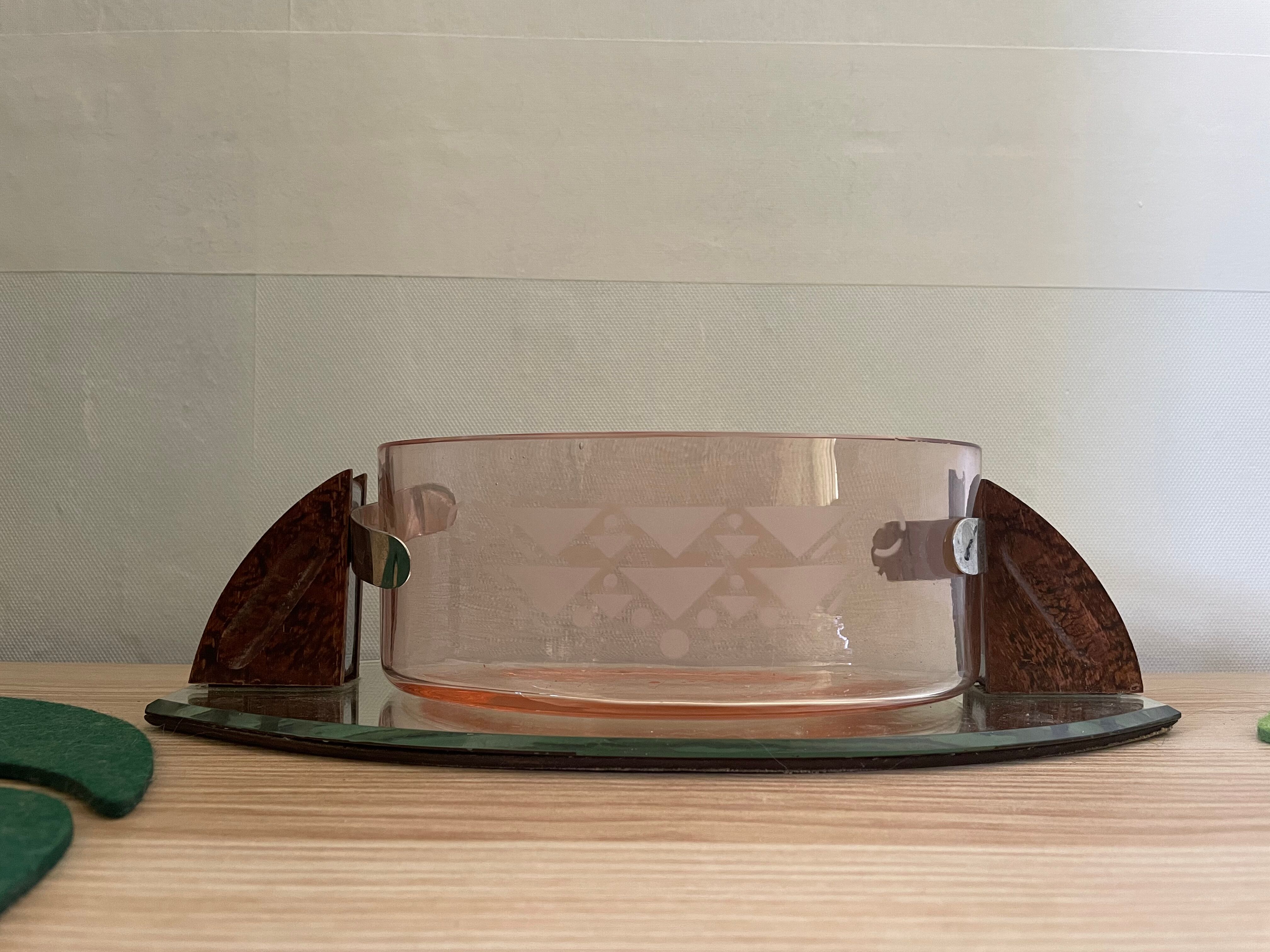 Empty pocket / art deco mirror cup