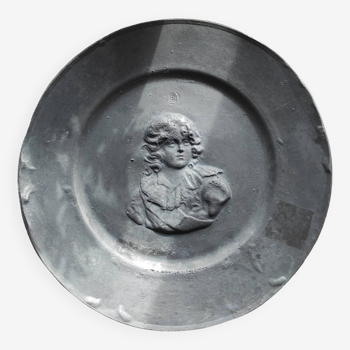 Assiette en étain de Napoléon enfant estampillée