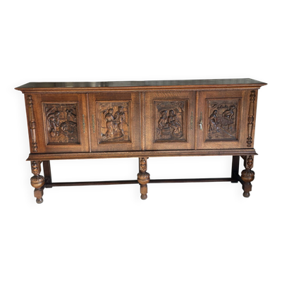 Grand buffet en chêne sculpté de style néo-Renaissance, milieu du XXe