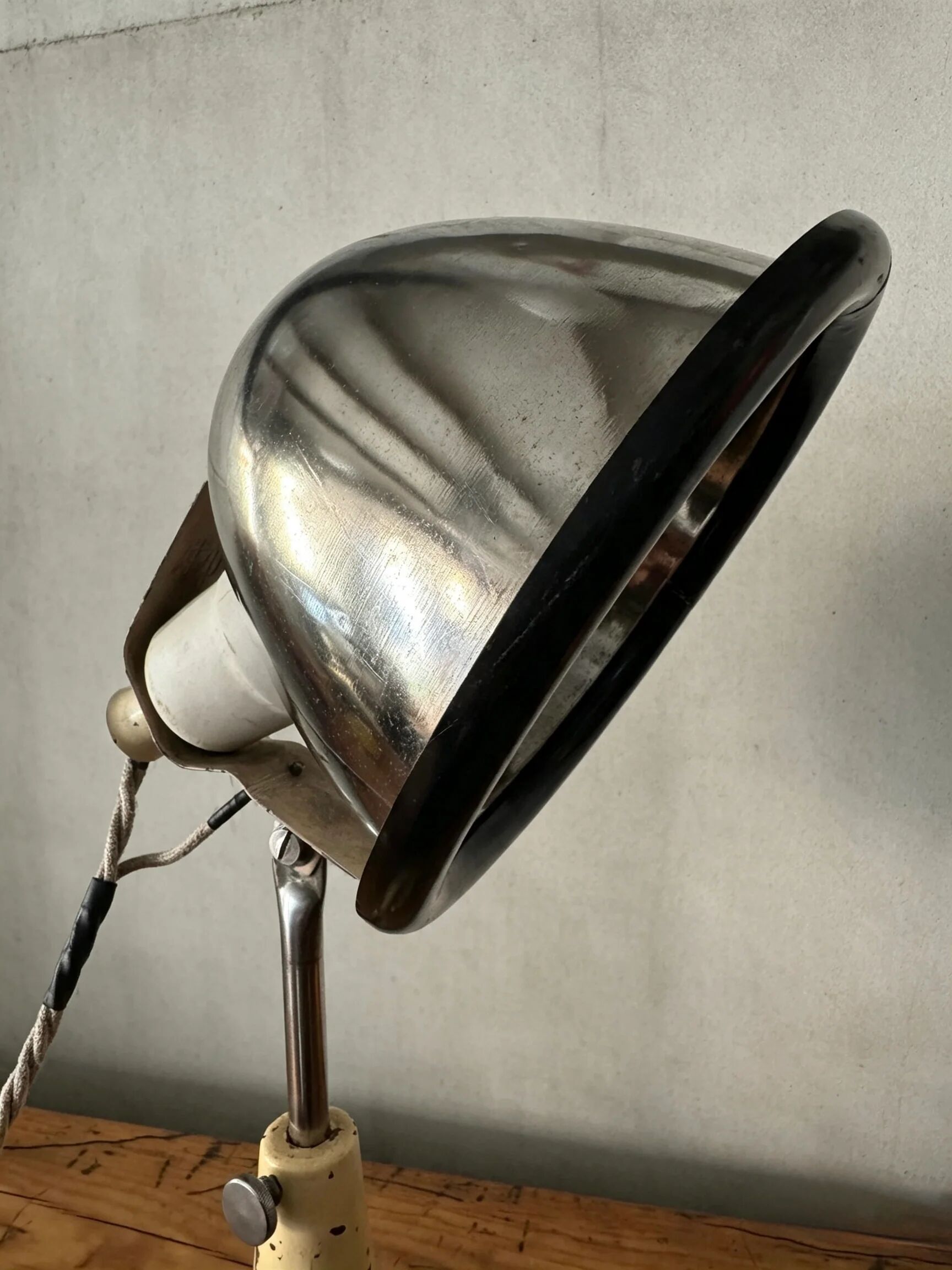 Lampe de table dans le style de Fritz Pendorff (RDA) vers les années 1950.