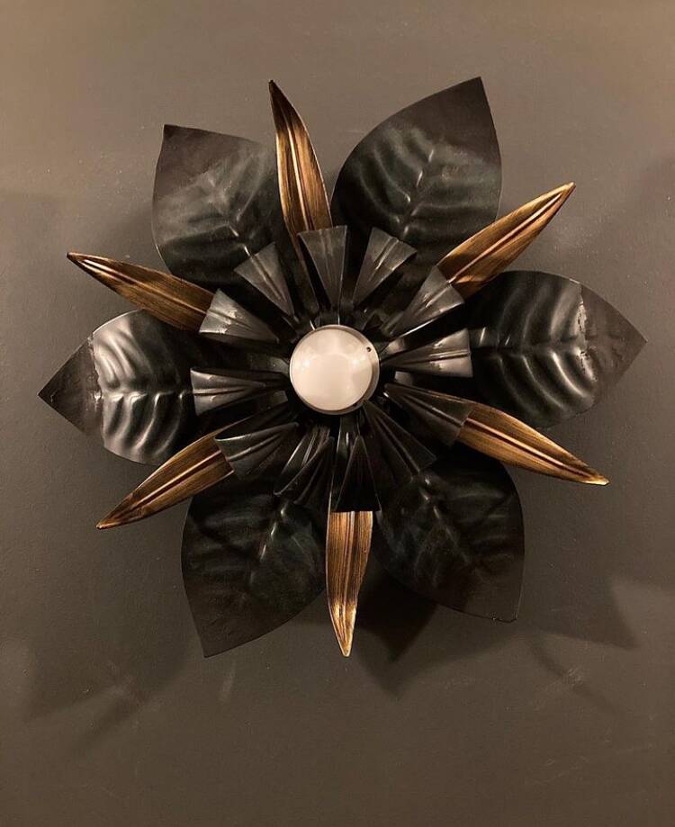 Floral sconce