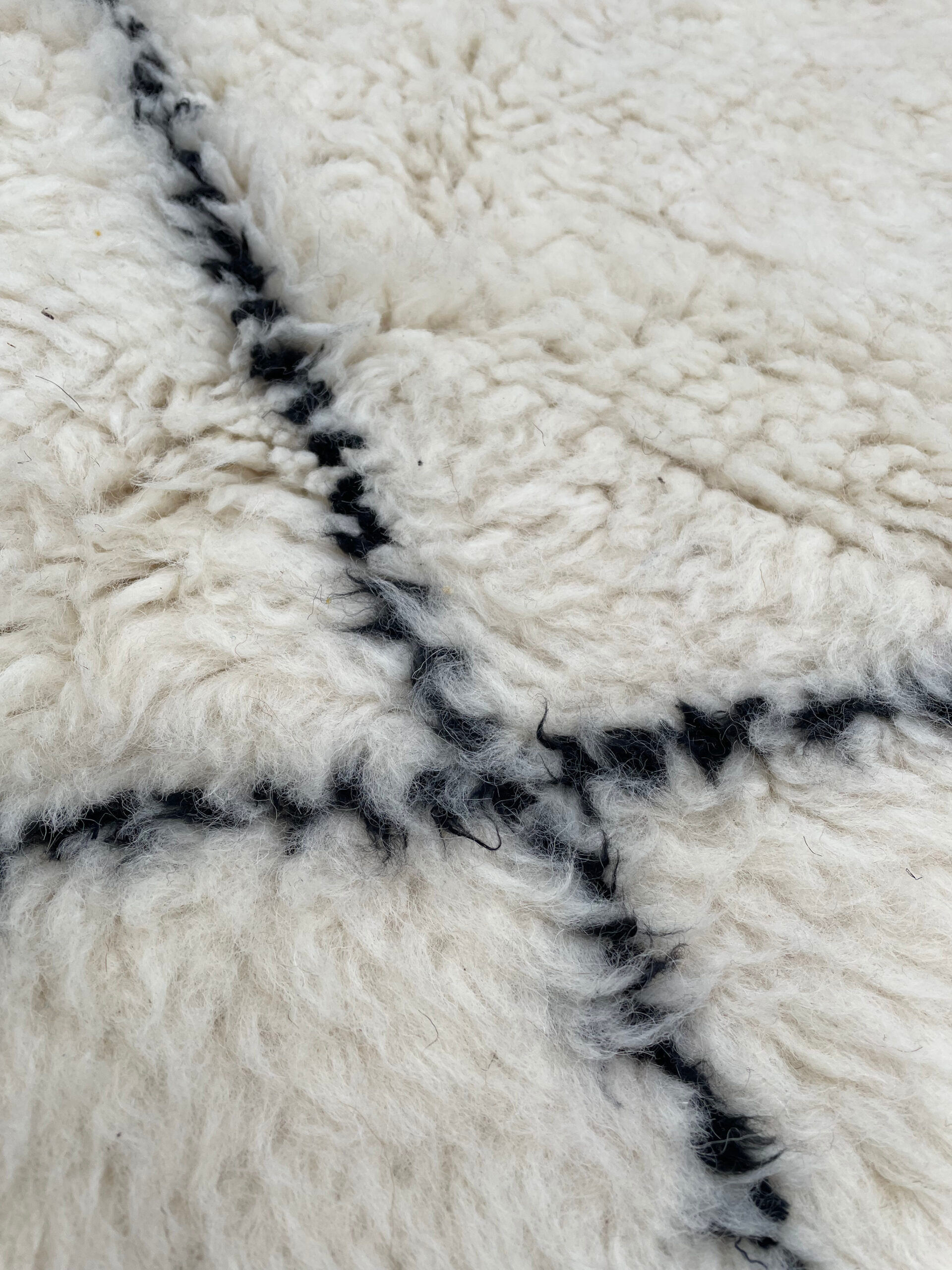 Moroccan Berber carpet Beni Ouarain modern 270×350 cm