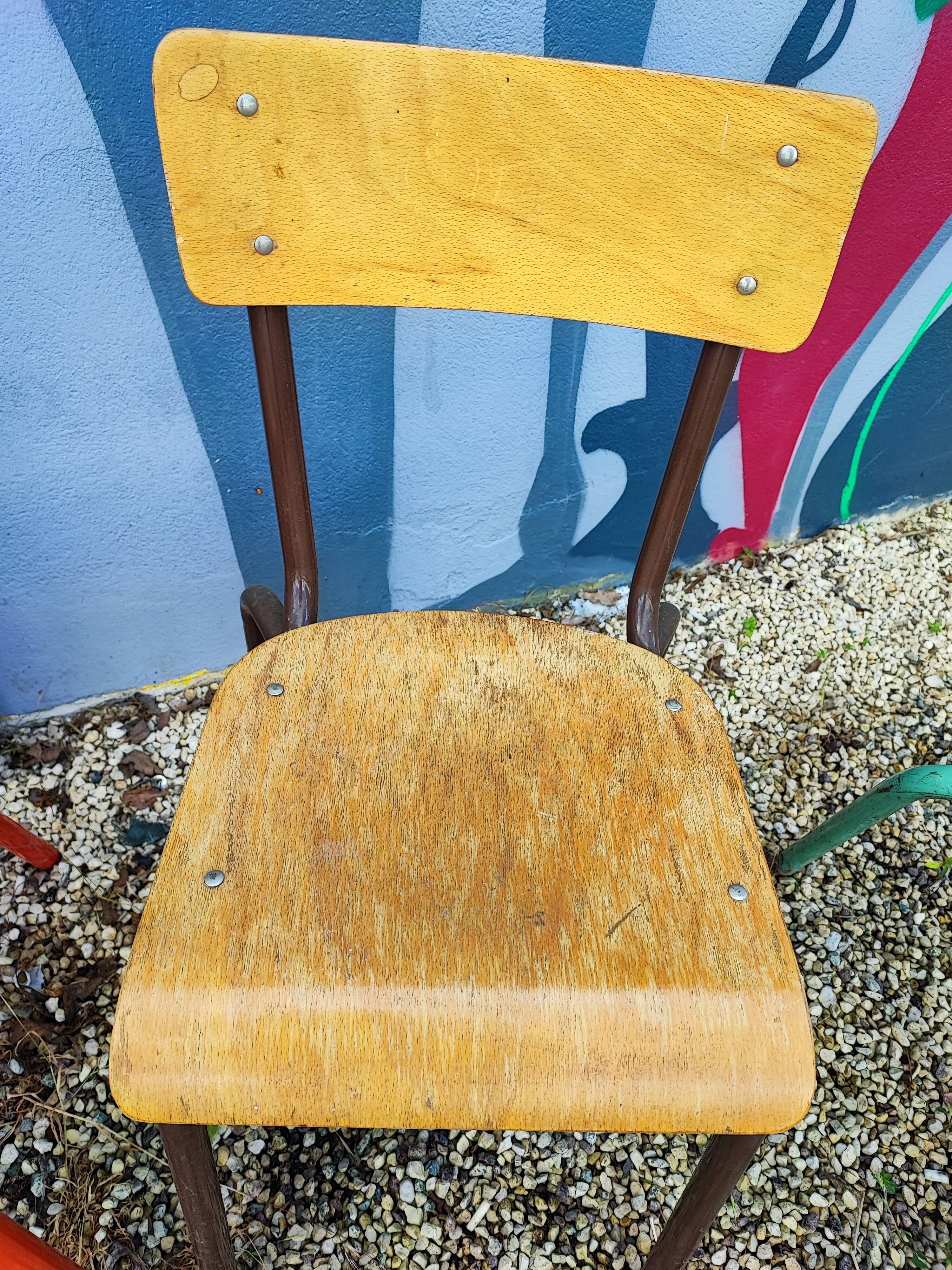 Set of 4 vintage deparaillé school chairs
