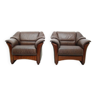 Paire de fauteuils en cuir par  Stressless, 2000s