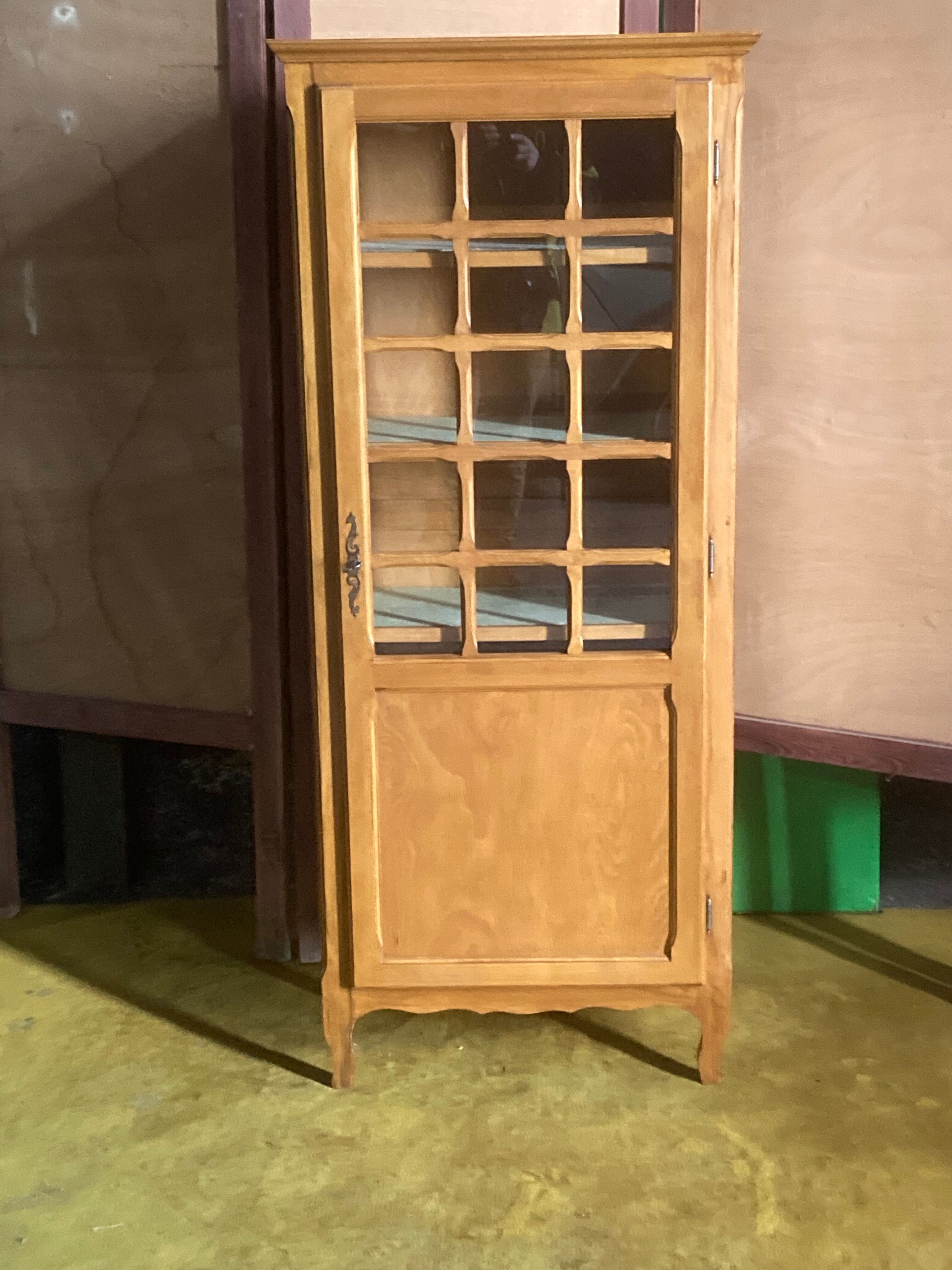 Parisian crosspiece cabinet