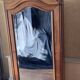 Armoire à glace ancienne style Louis XV en noyer massif