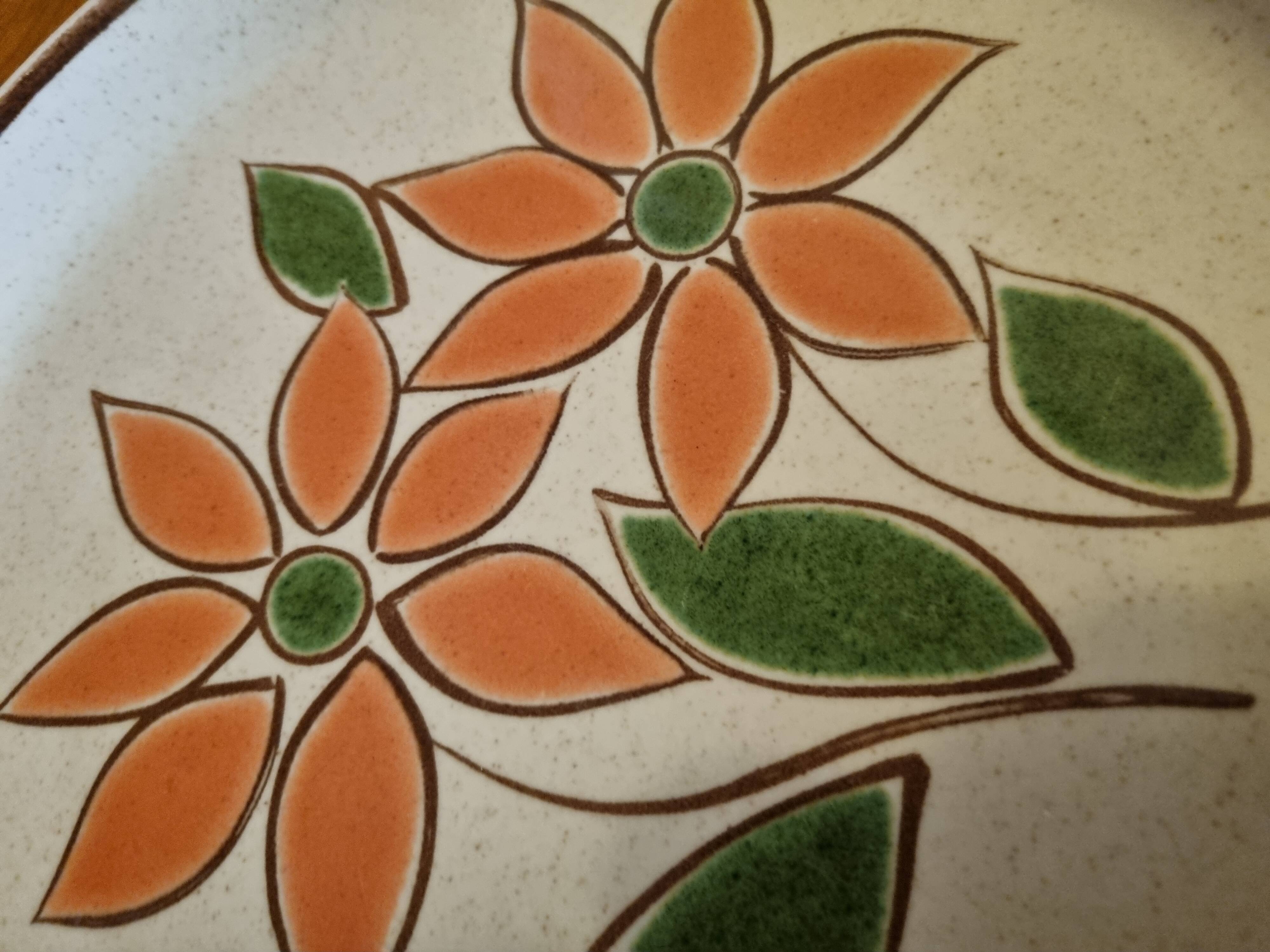 Round serving dish vintage Faïence from Lunéville St Clément 1970s Diameter