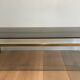 Table basse moderniste en laiton