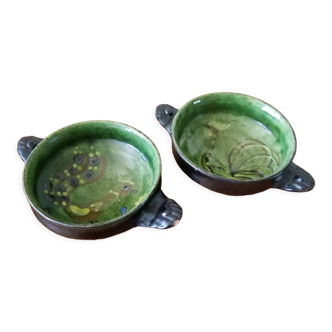 Duo of green cups with earthen pattern