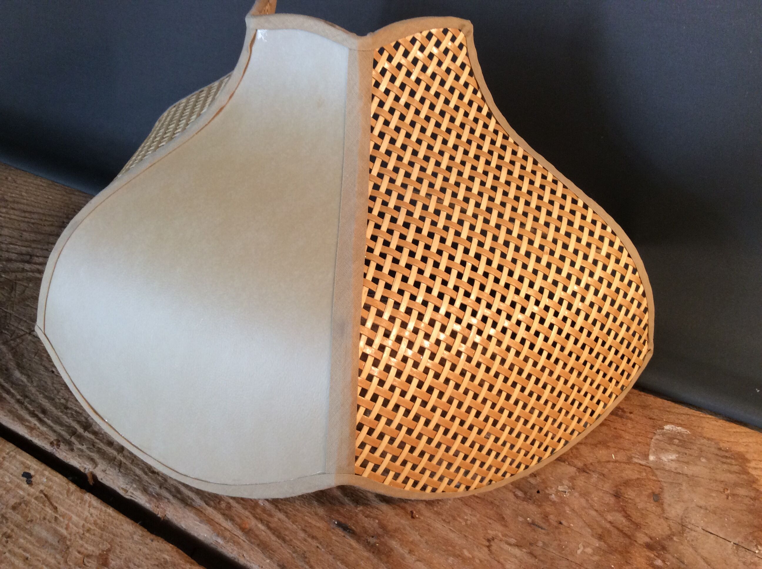 Vintage flower wall lamp