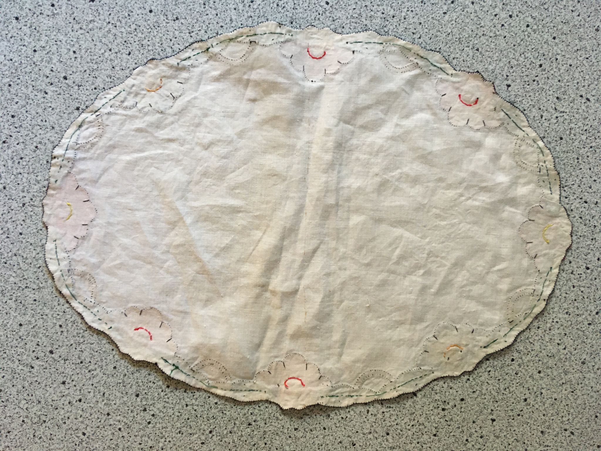 Vintage oval placemat 35x49